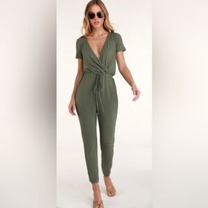 Lulu's Olive Green Short Sleeve Jumpsuit Sz S